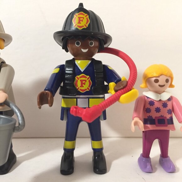 Lot of 4 Vintage Geobra Playmobil 2 Different Firefighters Santa and an Elf - Picture 4 of 5